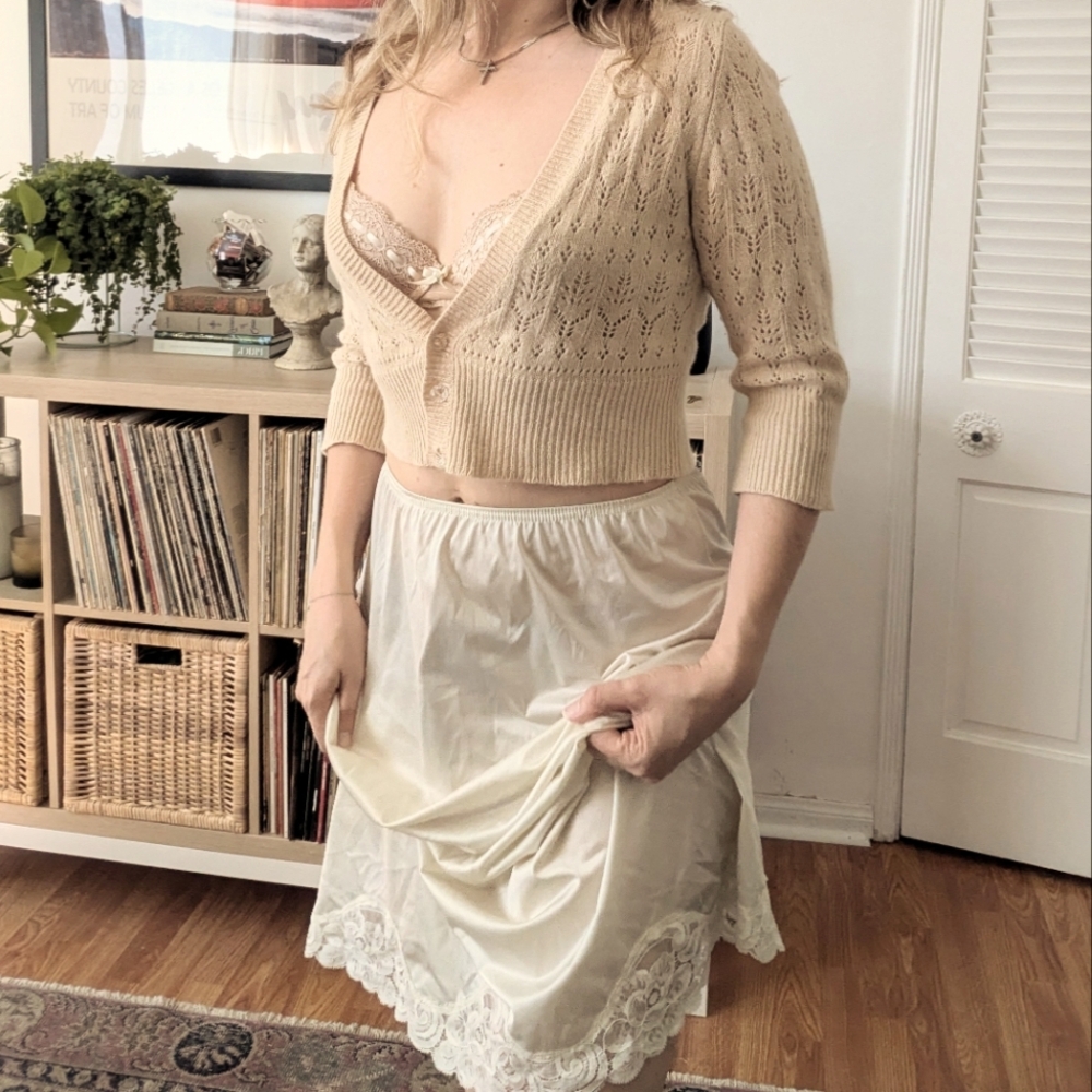 Y2K Cropped Knitted Cardigan - Picture 7 of 7
